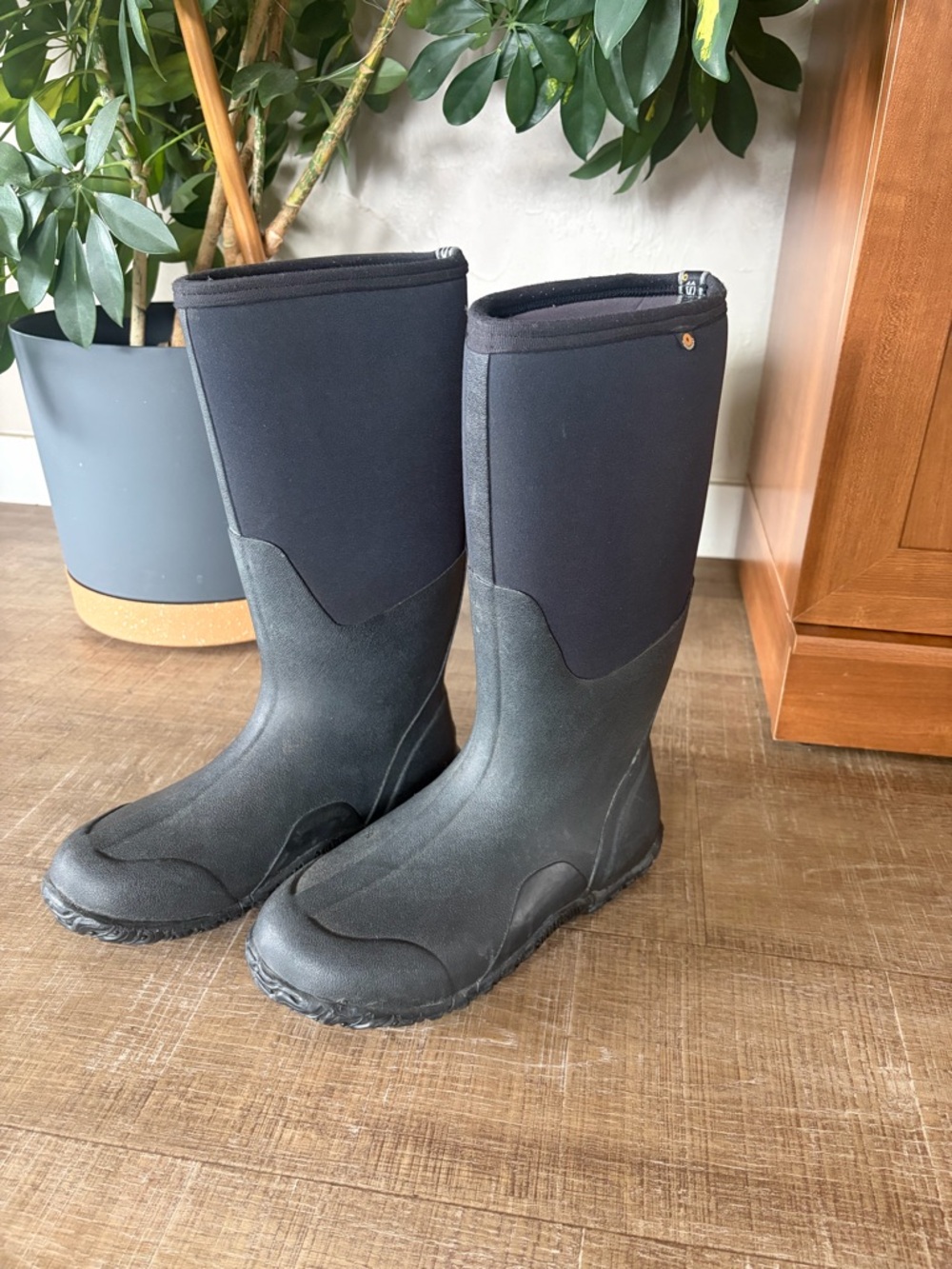 Bogs Classic High Women’s 9 Insulated Waterproof Boots (-40°F) Black